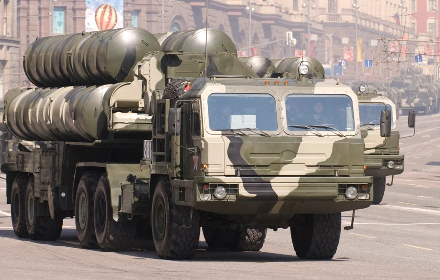 S-400-SAM-during-Victory-parade-2010-credit-Aleksey-Toritsyn-wikimedia-commons-CC-BY-SA-3.webp
