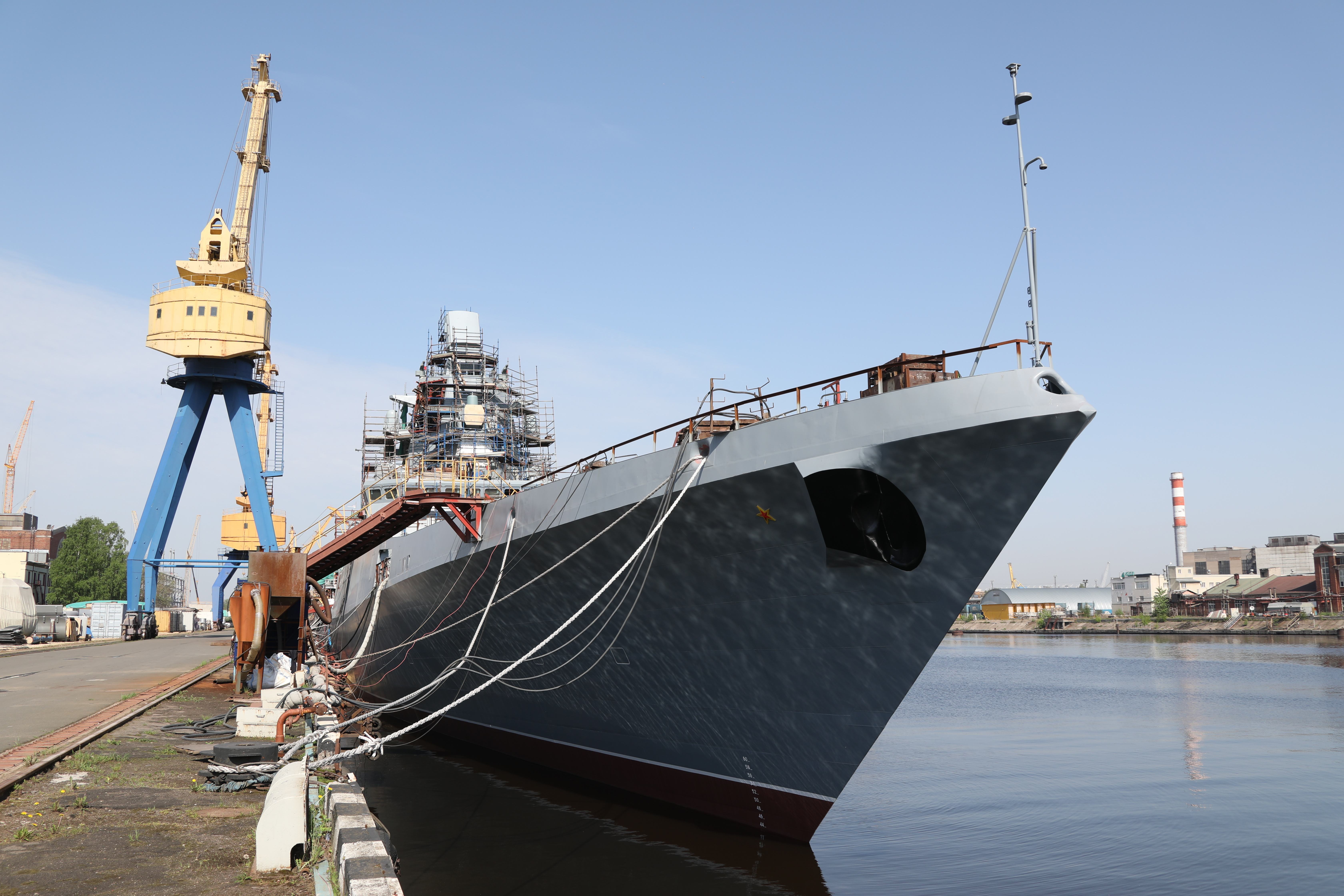 The_frigate_Admiral_Golovko_during_completion_at_the_Severnaya_Verf.jpg