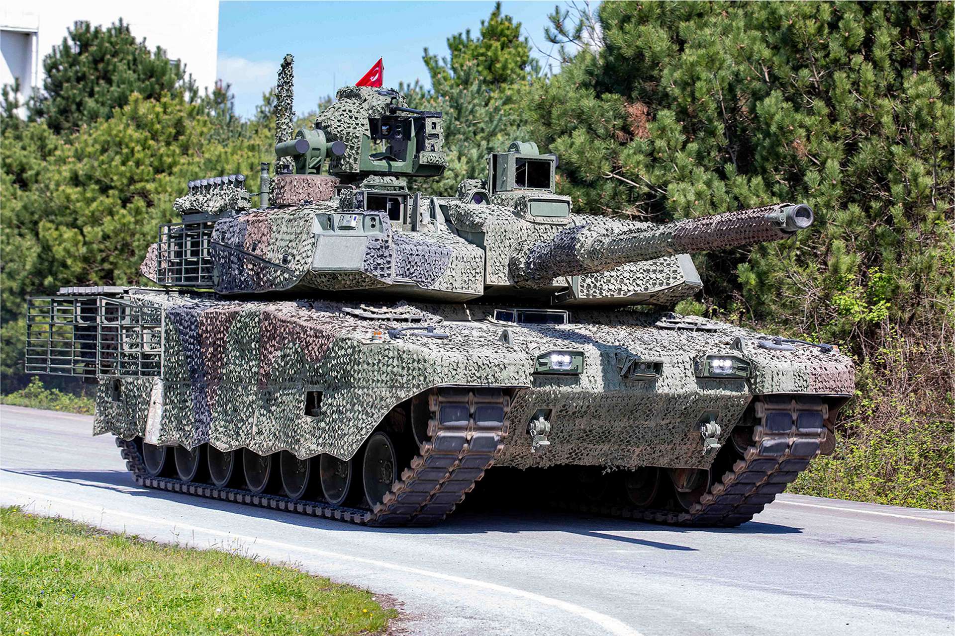 Turkey_Begins_Mass_Production_of_Altay_Main_Battle_Tanks_001.jpg
