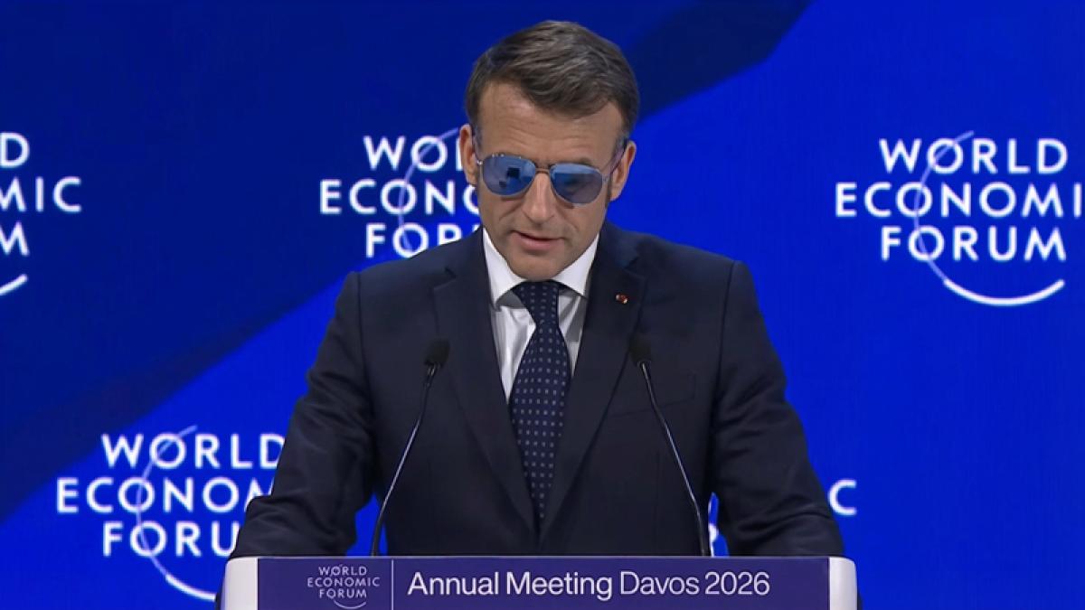 davos_macron.jpg