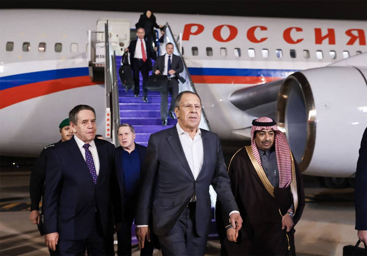 lavrov_airplane.jpg