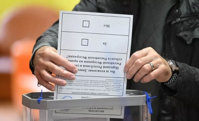 Ενώ ξεκίνησαν τα δημοψηφίσματα στην Ουκρανία, υπέρ της προσάρτησης στη  Ρωσία 80% με 90%, οι Ουκρανοί ετοιμάζουν αντεπίθεση στο Donetsk